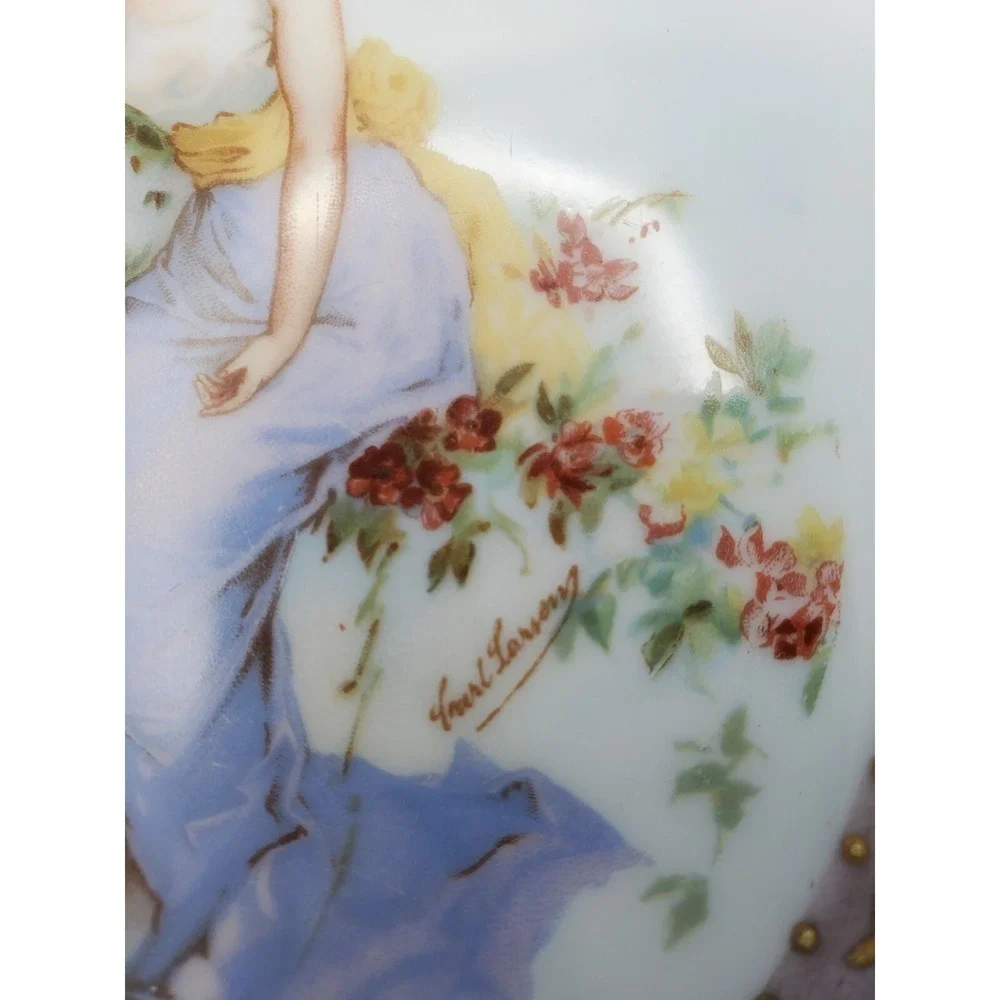 Royal Vienna Signed 'Carl Larsen' 3 Women & Butterfly 12